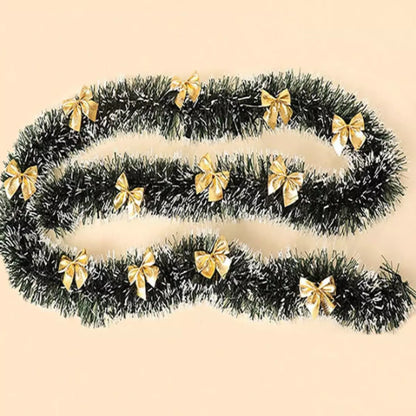 Гирлянд със златисти панделки