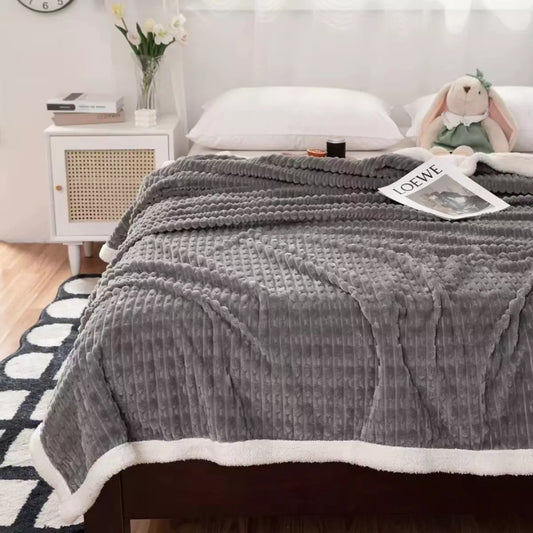 Плюшено топло одеяло - сиво